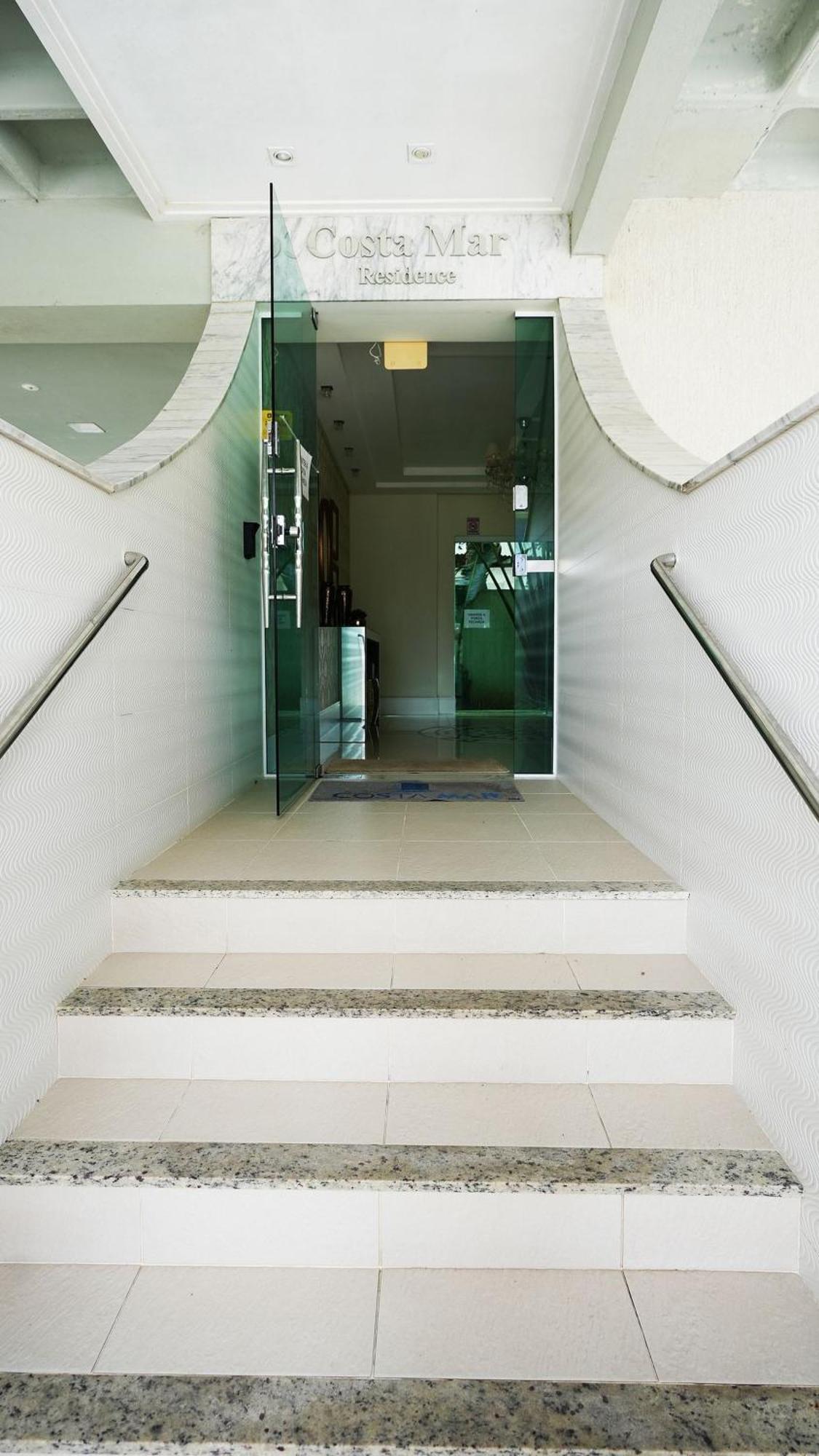 Apartamento Edificio Costa Mar - Centro De Bombinhas Exterior foto